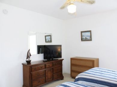 Guest bedroom has flat screen TV Guest bedroom has flat screen TV