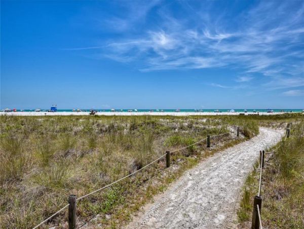 Beautiful Beach Views at this 2 Bedroom Siesta Key Condo