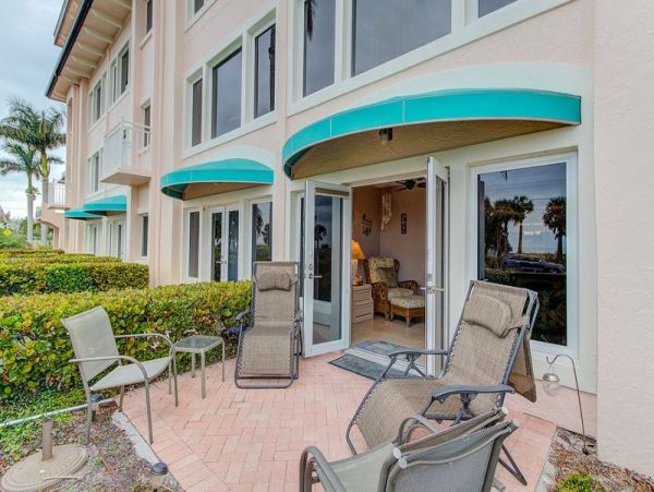 Beautiful Beach Views at this 2 Bedroom Siesta Key Condo