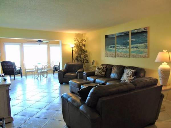 Siesta Key Vacation Condo with Great Views and Walk to Beach
