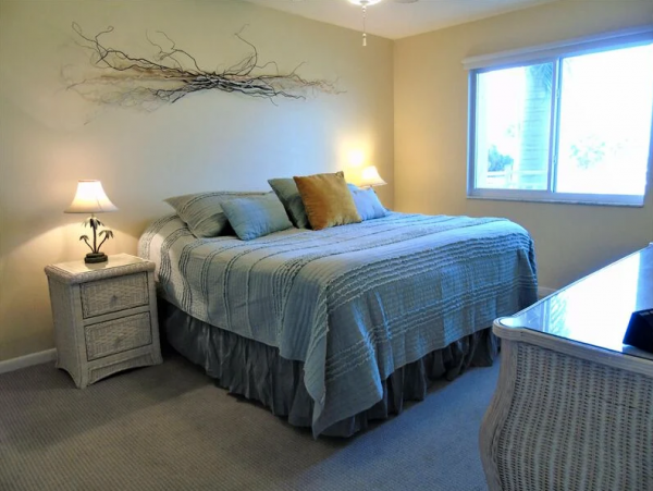 Siesta Key Vacation Condo with Great Views and Walk to Beach