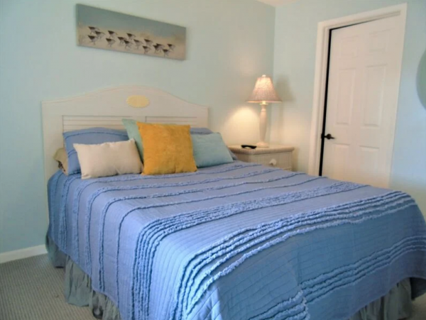 Siesta Key Vacation Condo with Great Views and Walk to Beach