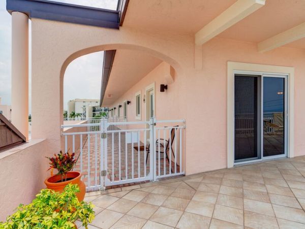 Siesta Key Beachfront Condo Rental 2 Bedrooms Sleeps 4