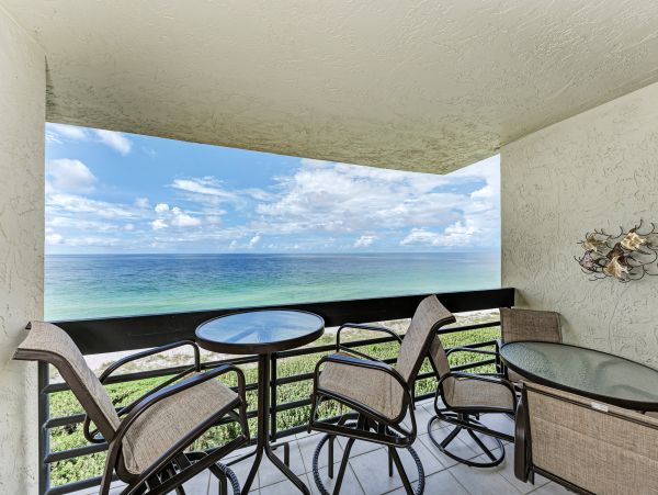 One of the Best Beachside Communities on Longboat Key