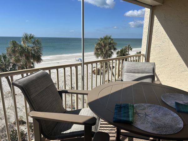 Longboat Key Vacation Rental - Direct Gulf Front Condo with Lanai