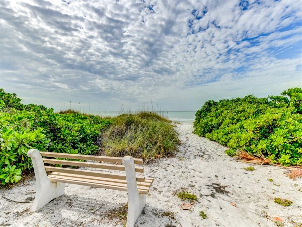 Longboat Key Walk to Beach Two Bedroom Vacation Condo