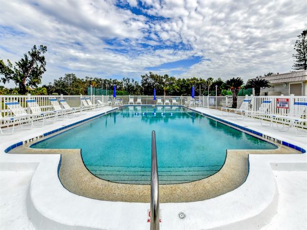 Longboat Key Walk to Beach Two Bedroom Vacation Condo
