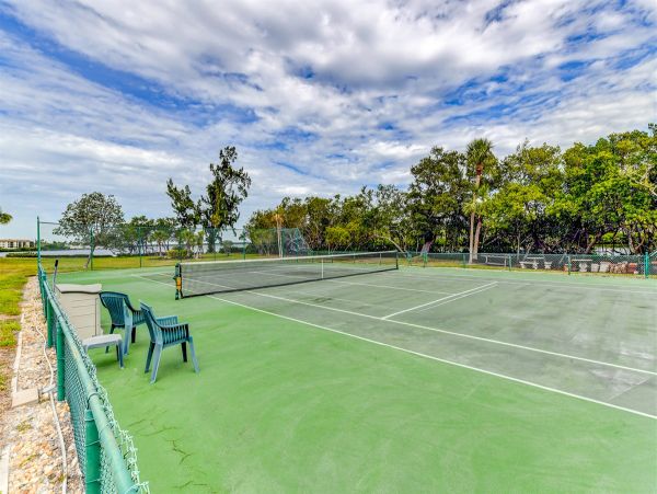 Longboat Key Walk to Beach Two Bedroom Vacation Condo