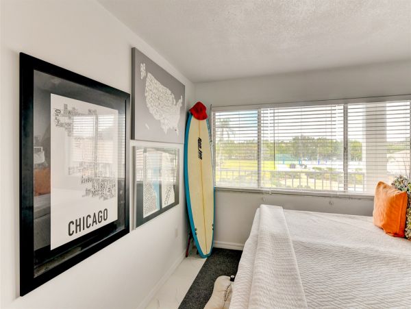 Longboat Key Walk to Beach Two Bedroom Vacation Condo