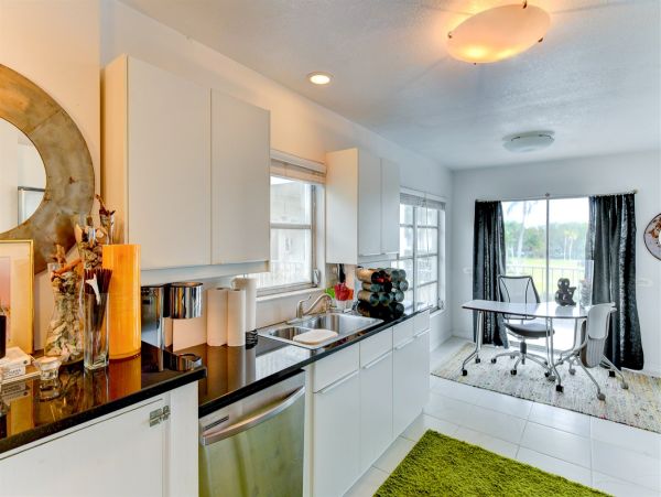 Longboat Key Walk to Beach Two Bedroom Vacation Condo