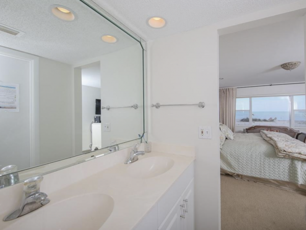 Beachfront Rental Longboat Key with Pool 6 Guests