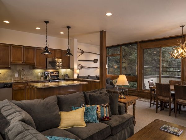 Three Bedroom Ski Vacation Condo Rental in Lionshead Village