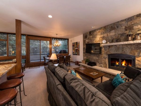 Three Bedroom Ski Vacation Condo Rental in Lionshead Village