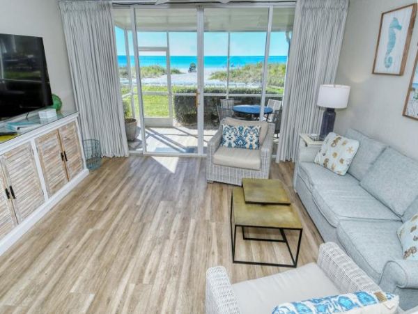 Longboat Key Townhouse with Two Bedrooms Sleeps 4