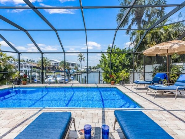 Three Bedroom Vacation Rental Large Screened Pool