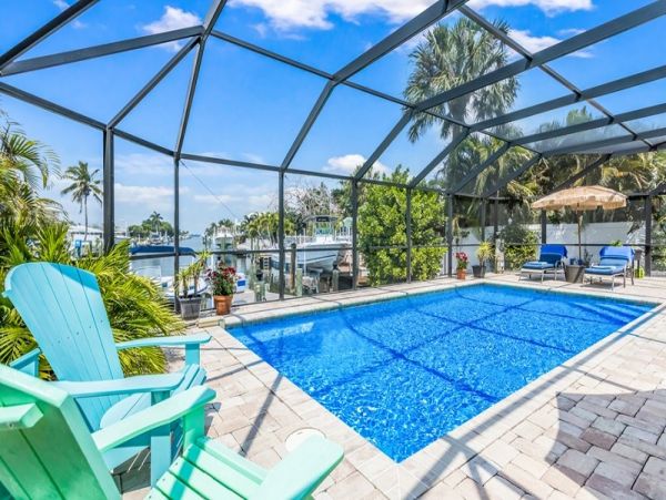 Three Bedroom Vacation Rental Large Screened Pool
