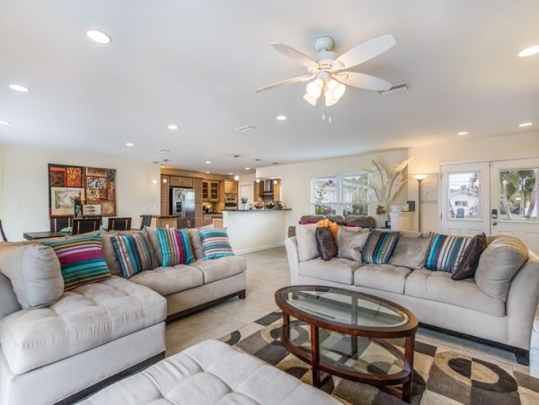 Three Bedroom Vacation Rental Large Screened Pool