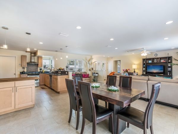 Three Bedroom Vacation Rental Large Screened Pool