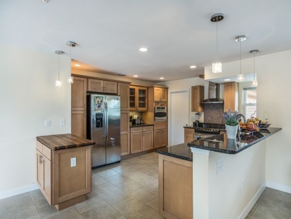 Three Bedroom Vacation Rental Large Screened Pool