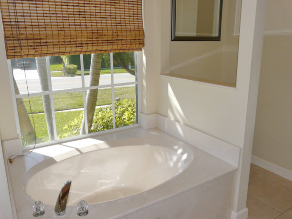 Four Bedroom Pool Home Close to Beach in Marco Island