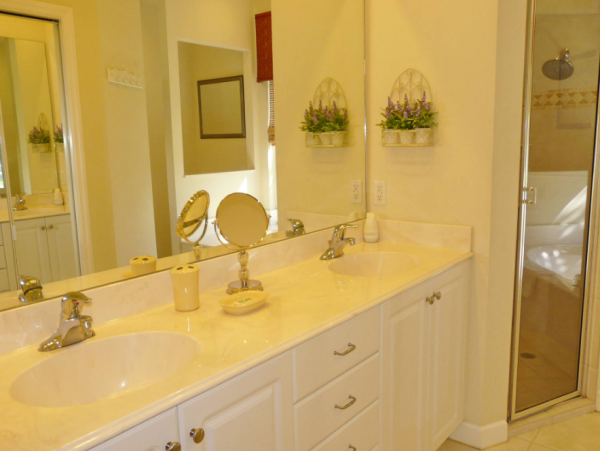 Four Bedroom Pool Home Close to Beach in Marco Island