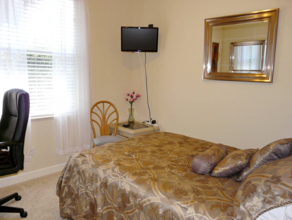 Four Bedroom Pool Home Close to Beach in Marco Island