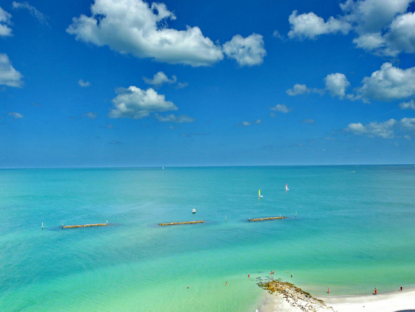 Four Bedroom Pool Home Close to Beach in Marco Island