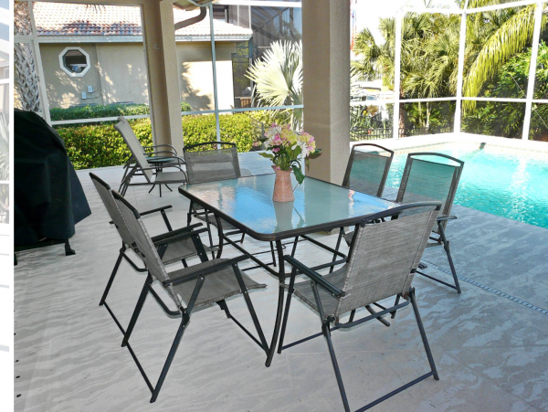 Four Bedroom Pool Home Close to Beach in Marco Island