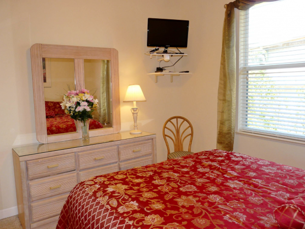 Four Bedroom Pool Home Close to Beach in Marco Island