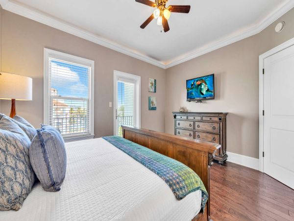 Miramar Beach Vacation Rentals - Emerald Coast Luxury Homes with Pool & Theater