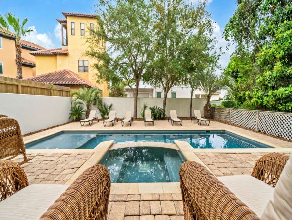 Miramar Beach Vacation Rentals - Emerald Coast Luxury Homes with Pool & Theater