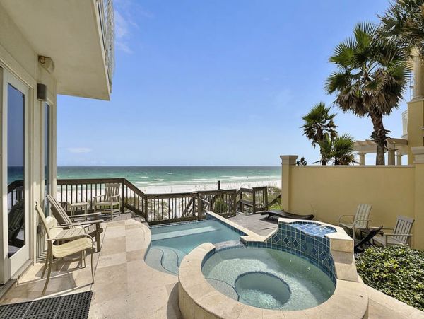 Luxury Beach House with Seven Bedrooms & Full Ocean Views