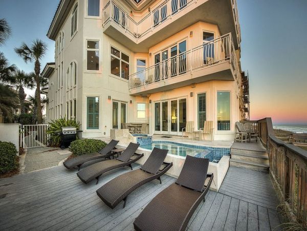 Luxury Beach House with Seven Bedrooms & Full Ocean Views