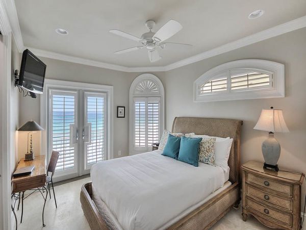 Luxury Beach House with Seven Bedrooms & Full Ocean Views