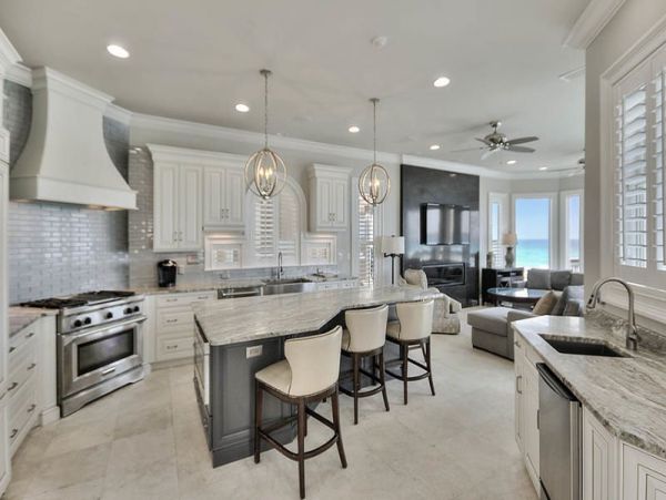 Luxury Beach House with Seven Bedrooms & Full Ocean Views