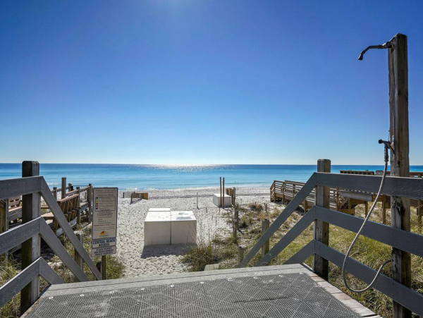 Luxury Beach House with Seven Bedrooms & Full Ocean Views