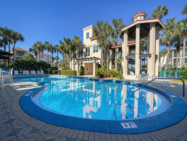 Luxury Beach House with Seven Bedrooms & Full Ocean Views