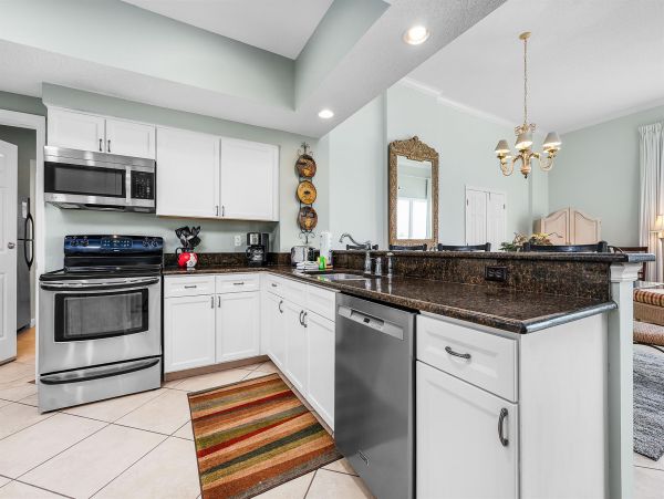 Sleep up to 18 guests at this Amazing Destin Rental Property