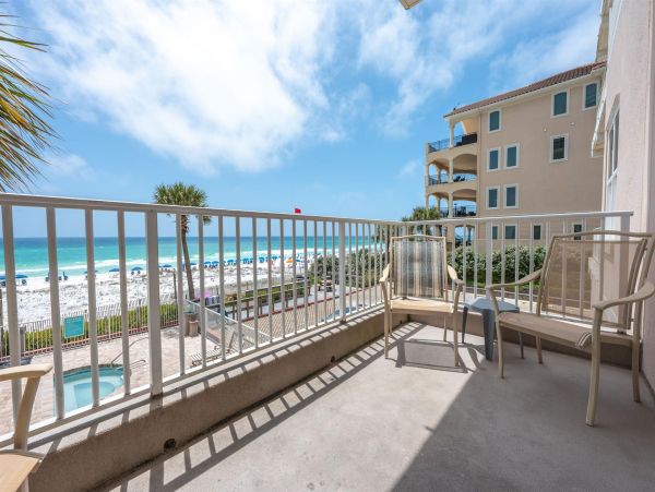Sleep up to 18 guests at this Amazing Destin Rental Property