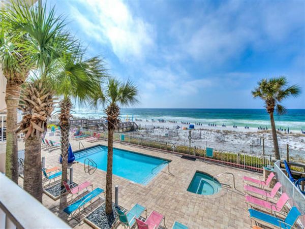 Sleep up to 18 guests at this Amazing Destin Rental Property