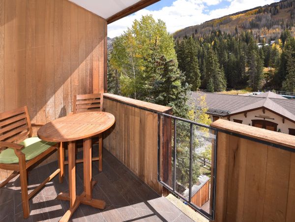 Ski Condo at Base of Vail Mountain- Best Ski Accommodation