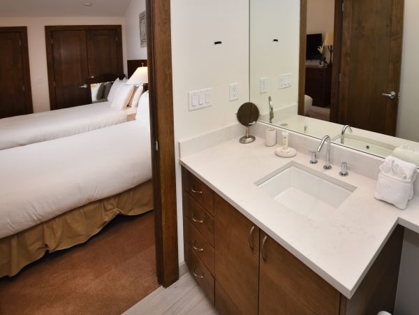 Ski Condo at Base of Vail Mountain- Best Ski Accommodation