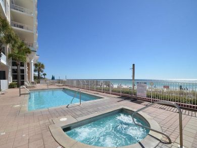 Community pool & hot tub