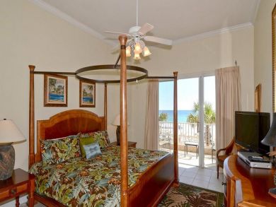 Bedroom 4 with king bed