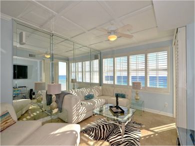 Living area, Unit B