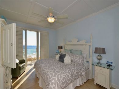 Master bedroom with king bed, Unit B