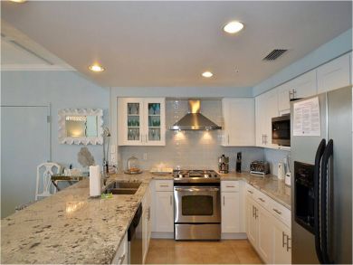 Fully equipped kitchen, Unit A