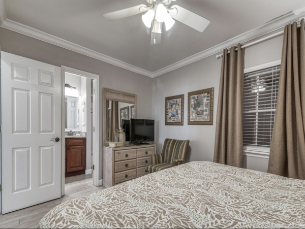 Destin Rental Accommodation on Beach with Gulf Views