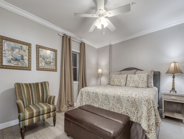 Destin Rental Accommodation on Beach with Gulf Views