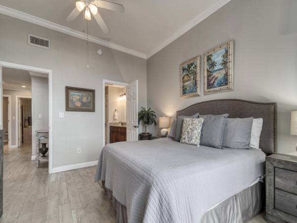 Destin Rental Accommodation on Beach with Gulf Views